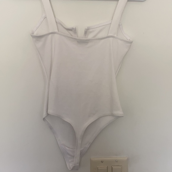 Babaton thing one piece - Picture 3 of 4